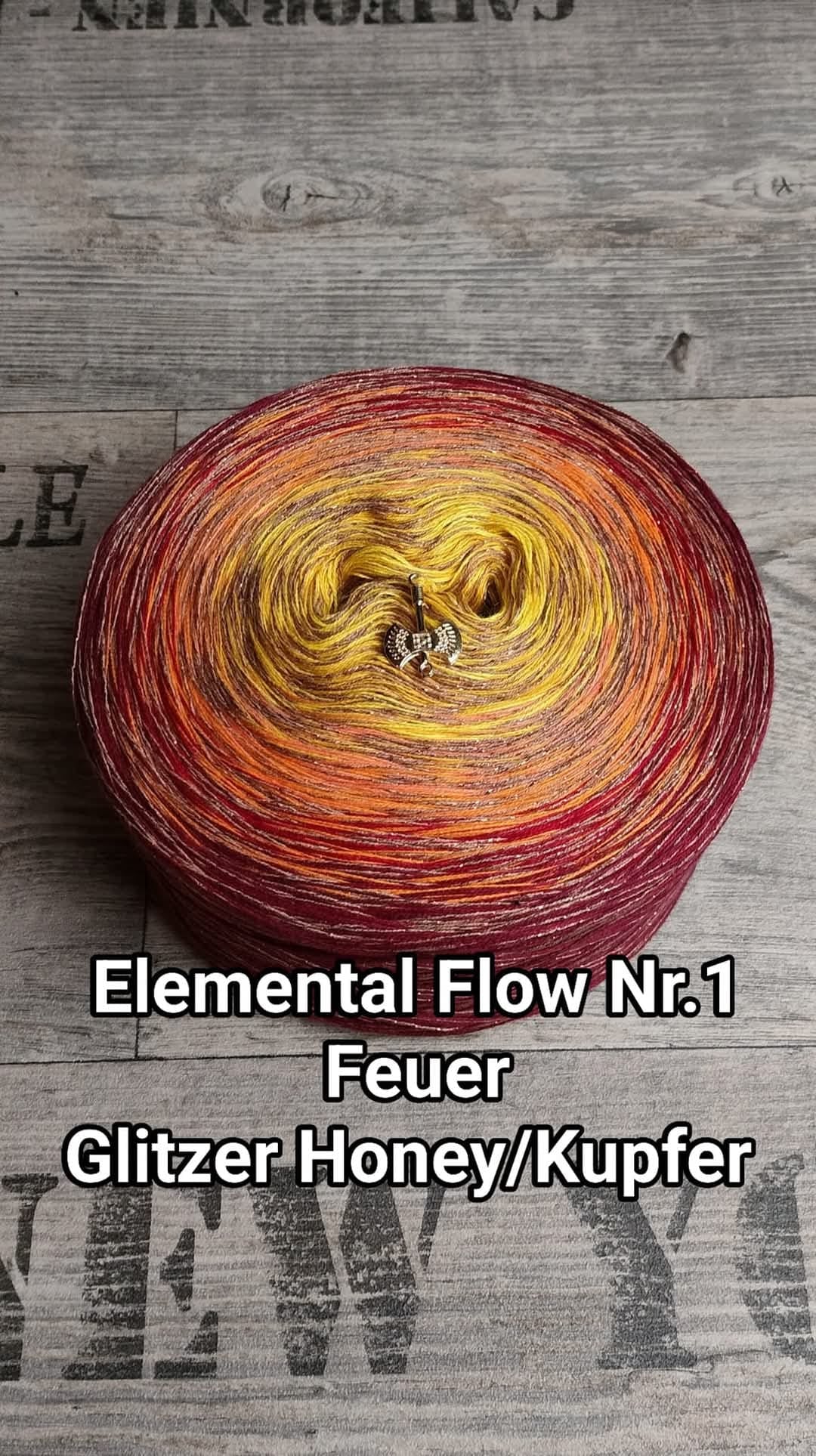 Bobbel "Elemental Flow Nr. 1" Feuer mit Glitzergarn